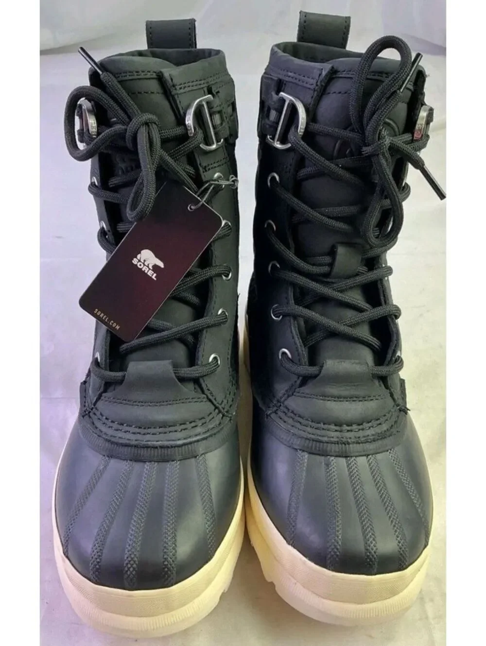 Size 8 Sorel Waterproof Winter Boots Black and White Rubber Sole Size 8